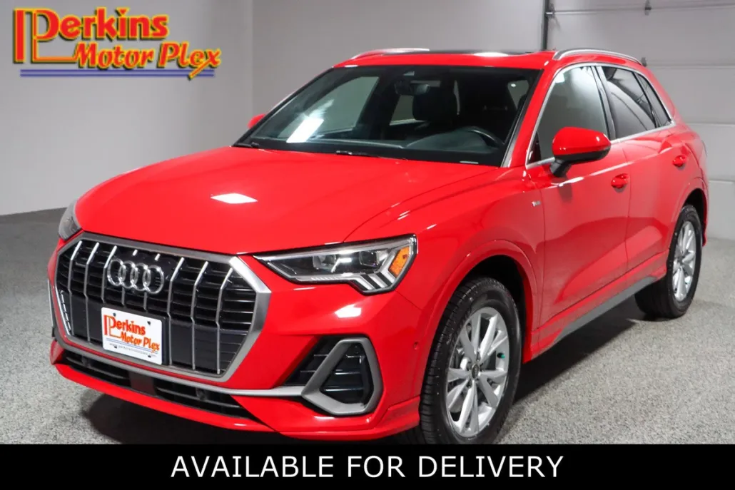 2021 Audi Q3 S line Premium Plus photo 1