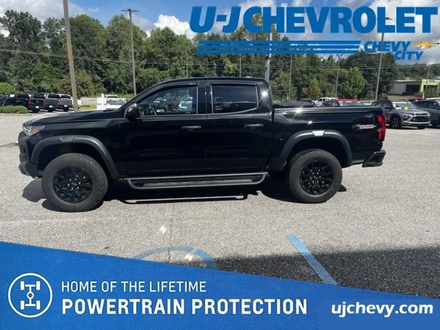 2023 Chevrolet Colorado Trail Boss photo 1