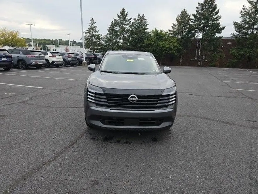 2025 Nissan Kicks SV photo 1