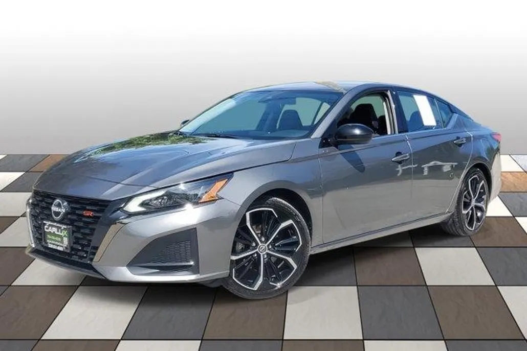 2024 Nissan Altima 2.5 SR photo 1