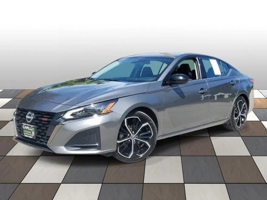 2024 Nissan Altima 2.5 SR photo 1