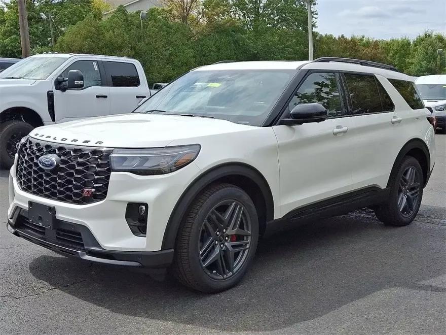2025 Ford Explorer ST photo 1