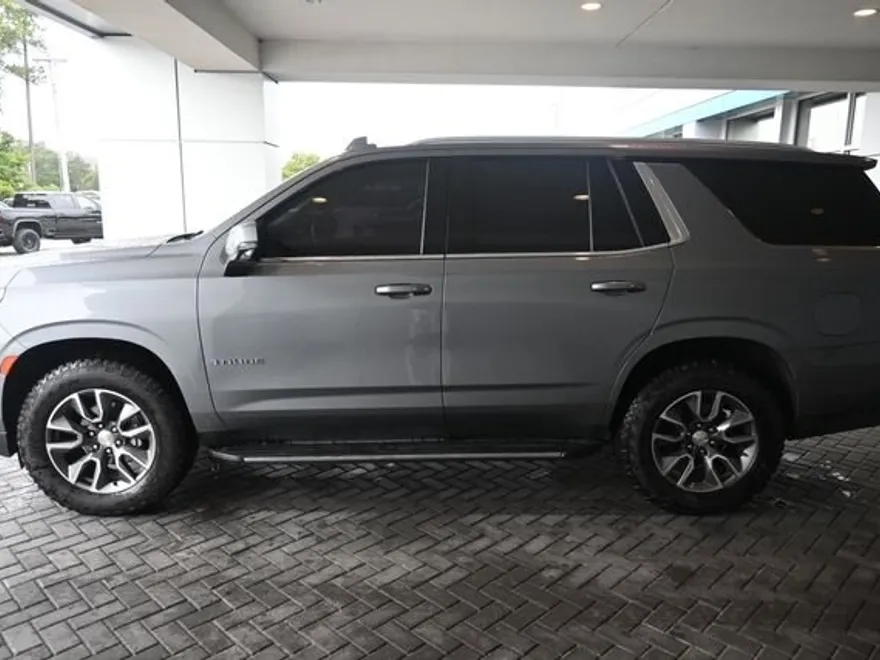 2021 Chevrolet Tahoe LT photo 1