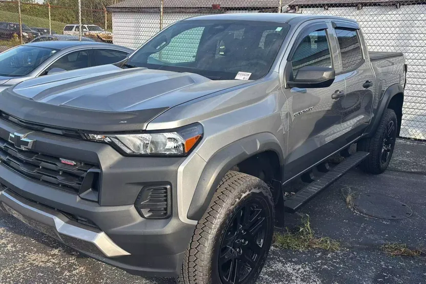 2024 Chevrolet Colorado Trail Boss photo 1