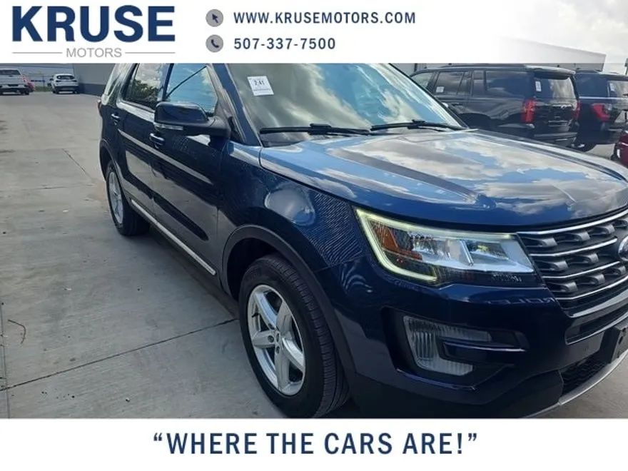 2017 Ford Explorer XLT photo 1