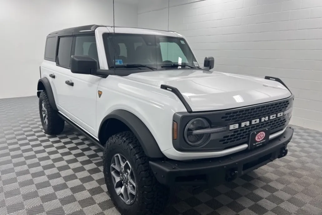 2024 Ford Bronco Badlands photo 1