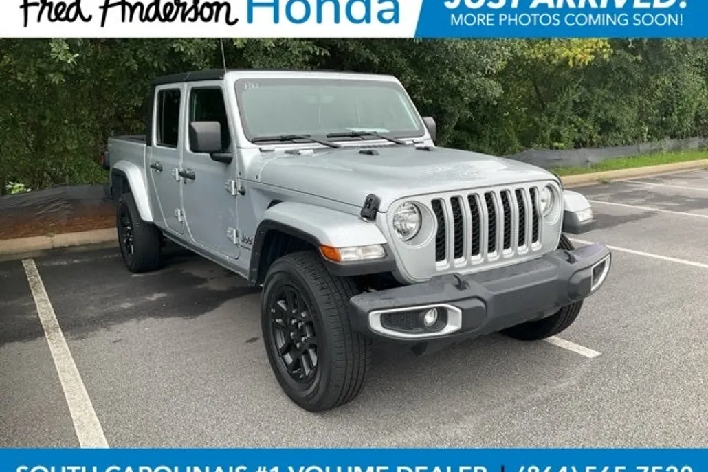 2023 Jeep Gladiator Overland photo 1