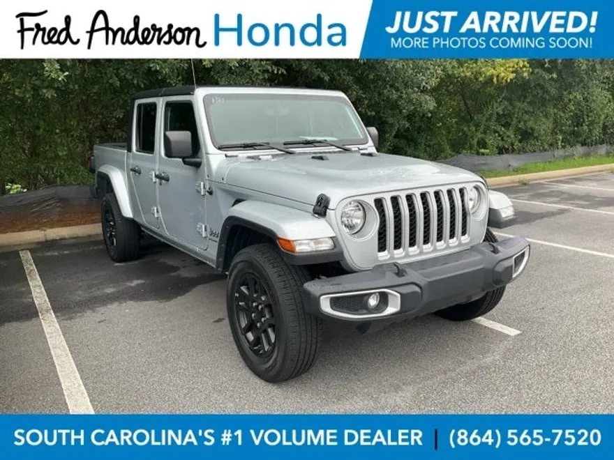 2023 Jeep Gladiator Overland photo 1