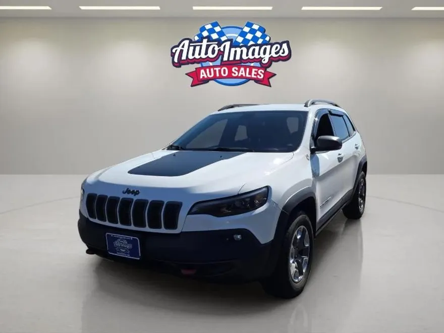2019 Jeep Cherokee Trailhawk photo 1