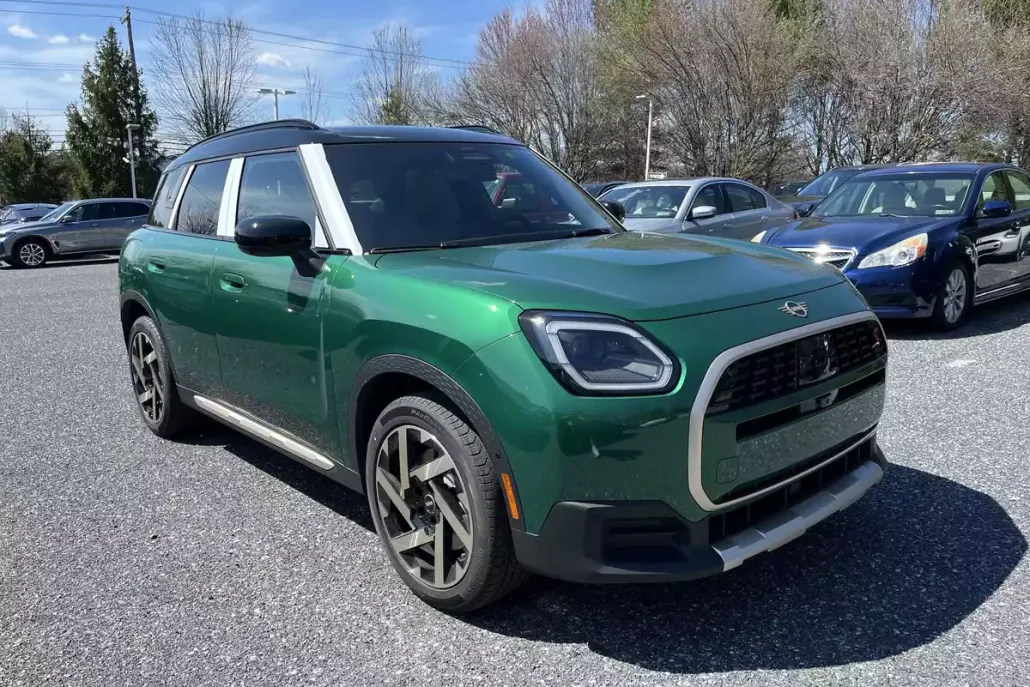 2025 Mini Cooper S ALL4 photo 1