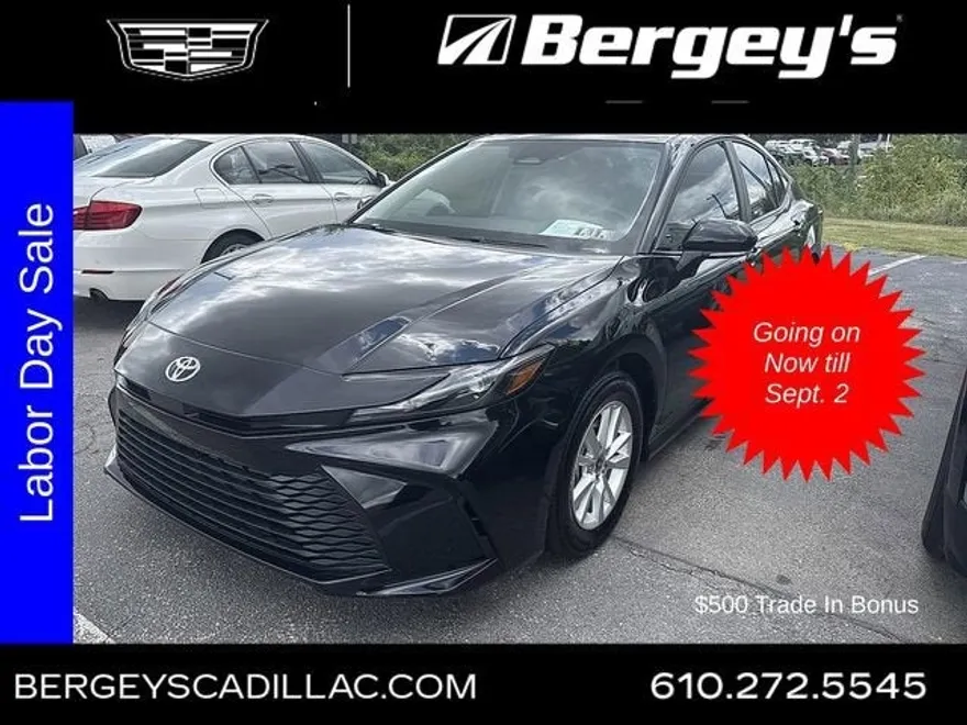 2025 Toyota Camry LE photo 1