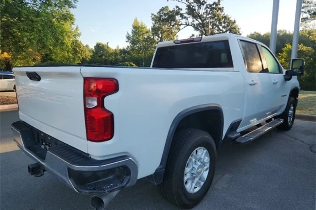 2024 Chevrolet Silverado 2500HD LT photo 1