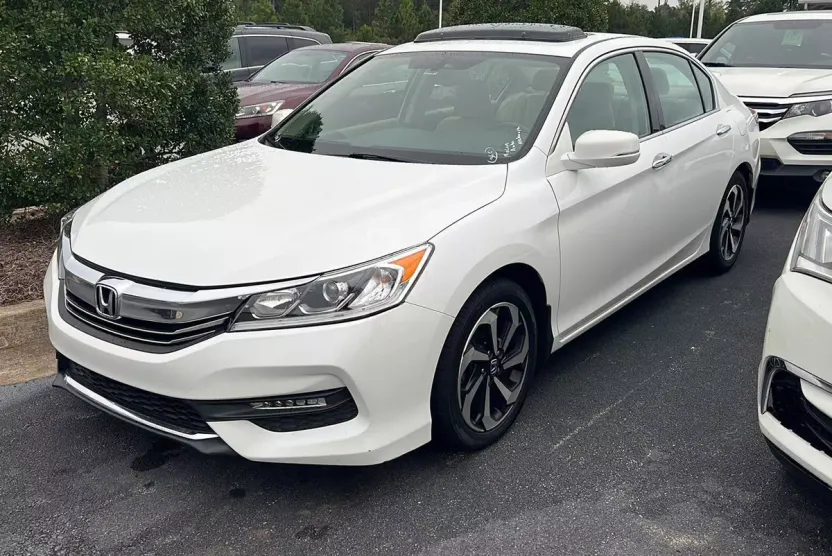2017 Honda Accord EX-L V6 photo 1
