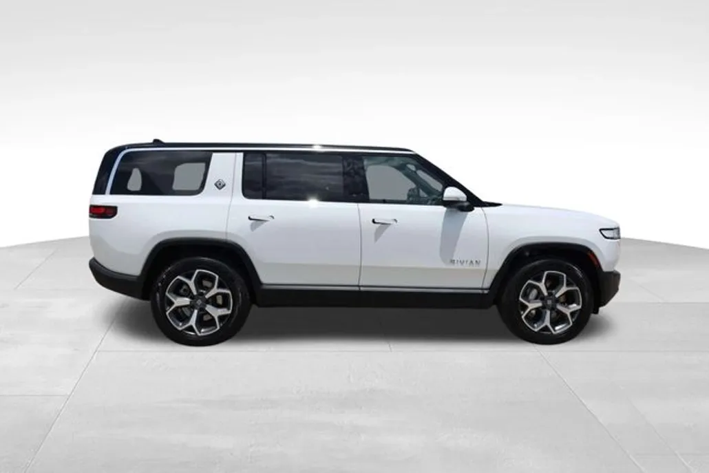 2024 Rivian R1S Adventure photo 1