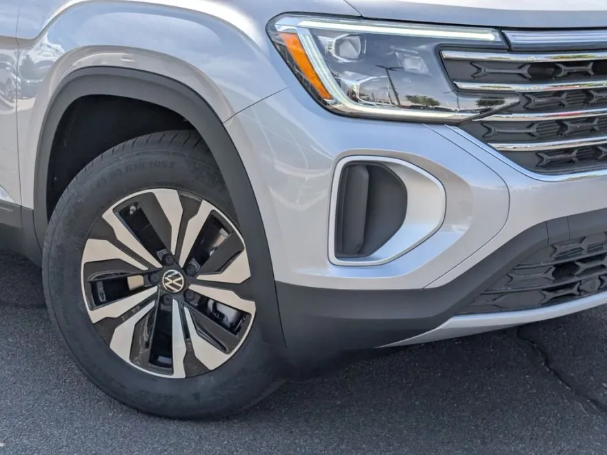 2025 Volkswagen Atlas SE photo 1