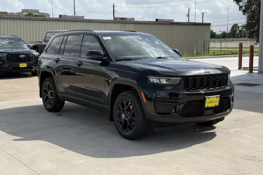 2025 Jeep Grand Cherokee Altitude photo 1