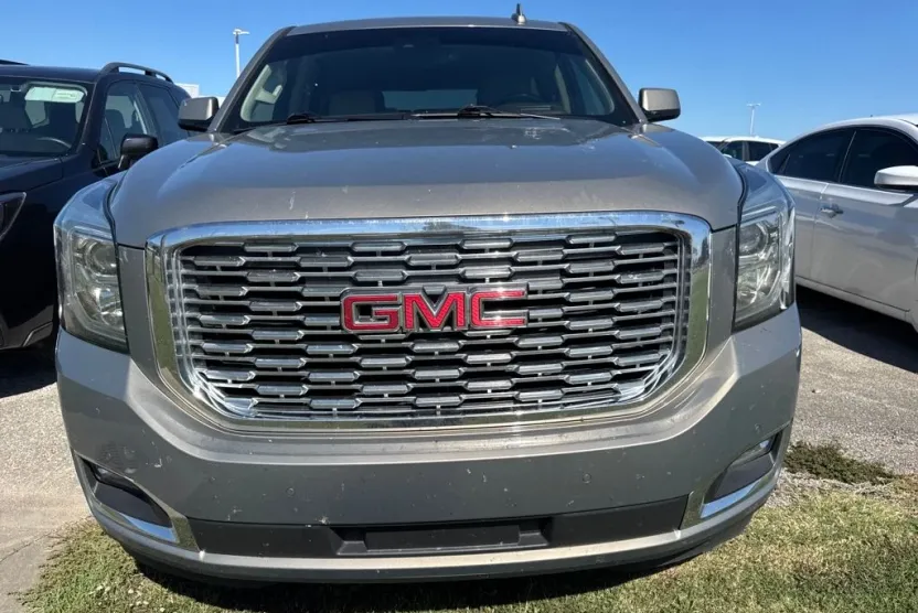 2019 Gmc Yukon XL Denali photo 1