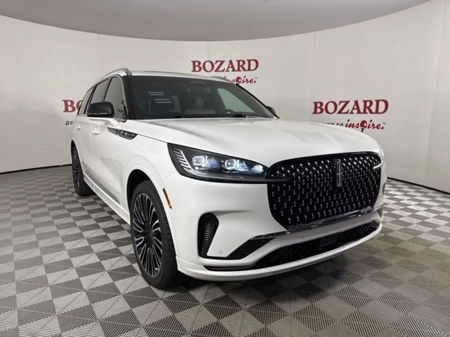2025 Lincoln Aviator Black Label photo 1