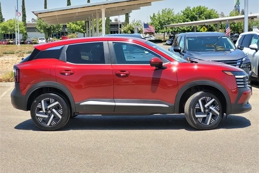 2025 Nissan Kicks SV photo 1