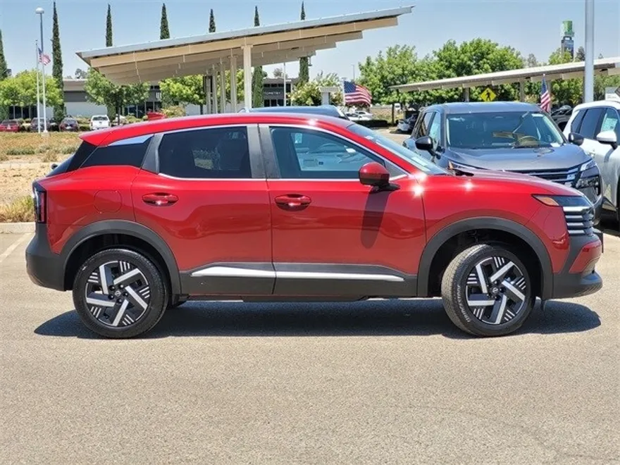 2025 Nissan Kicks SV photo 1