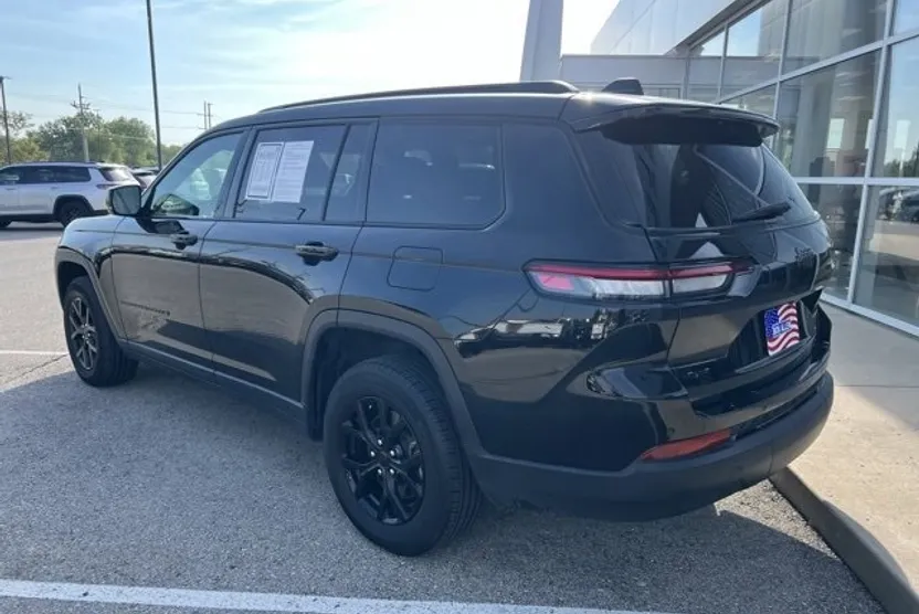 2024 Jeep Grand Cherokee Altitude photo 1