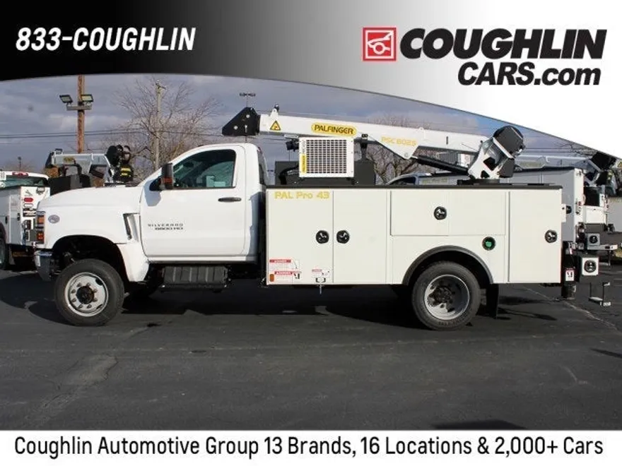 2023 Chevrolet Silverado 6500HD Work Truck photo 1