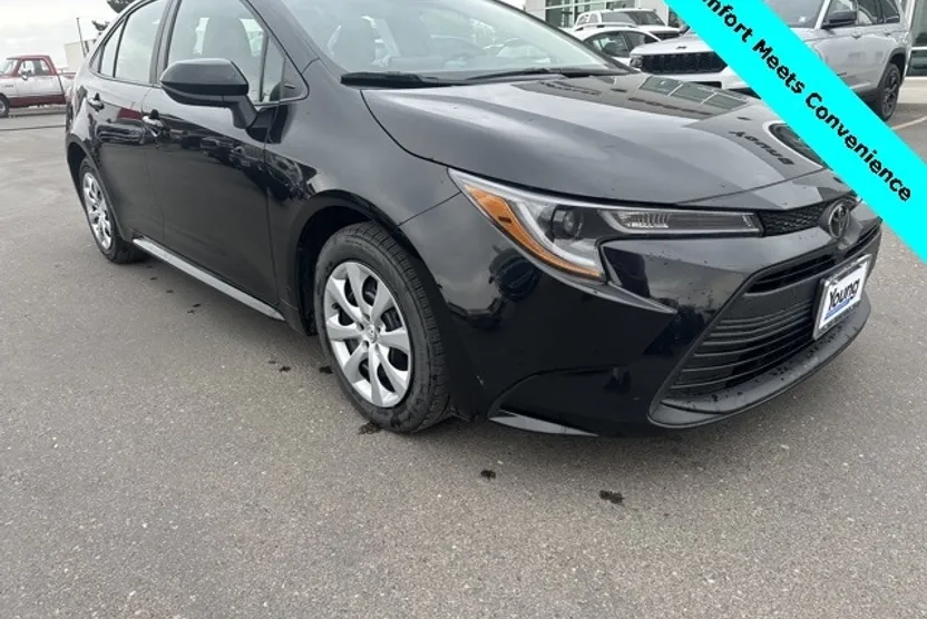 2023 Toyota Corolla LE photo 1