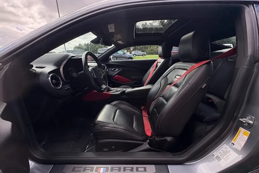 2021 Chevrolet Camaro SS photo 1