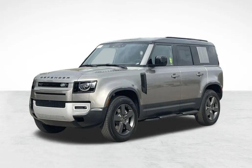 2025 Land Rover Defender 110 S photo 1