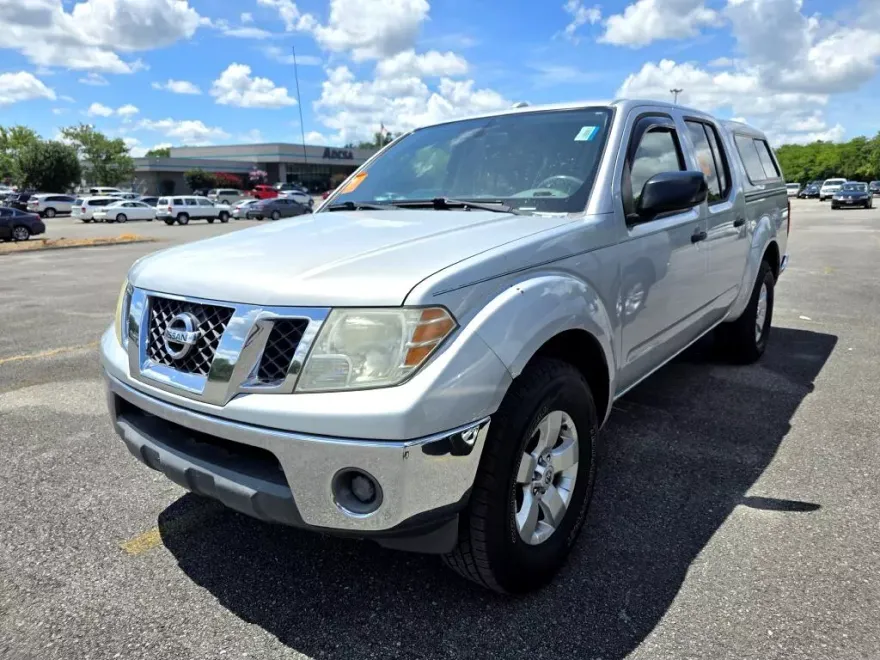 2011 Nissan Frontier S Crew Cab photo 1