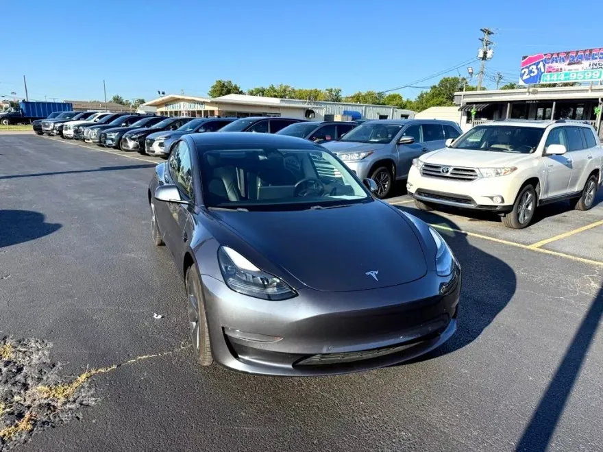 2021 Tesla Model 3 Standard Range Plus photo 1