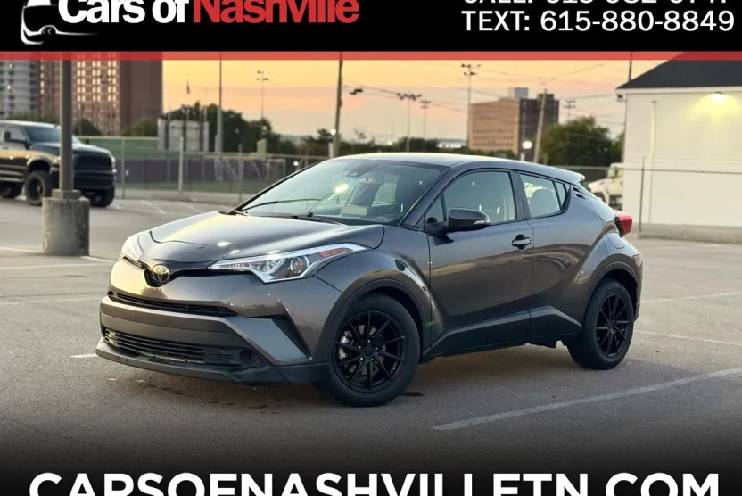 2019 Toyota C-HR XLE photo 1