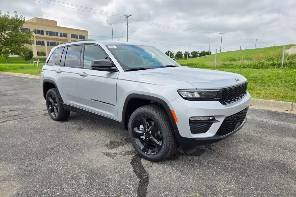 2025 Jeep Grand Cherokee Limited photo 1