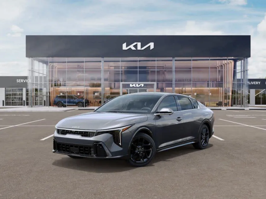 2025 Kia K4 GT-Line Turbo photo 1