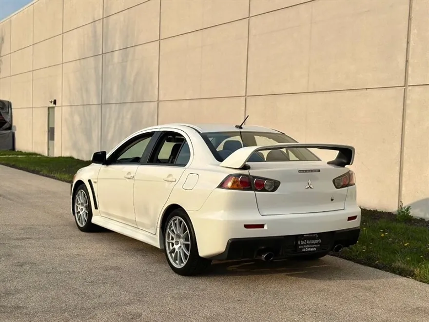2010 Mitsubishi Lancer Evolution GSR photo 7