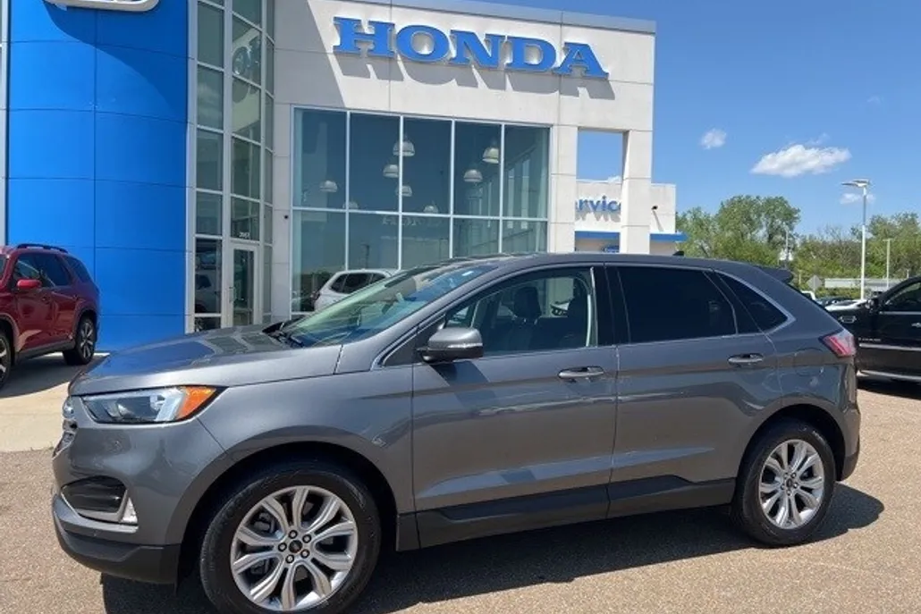 2024 Ford Edge Titanium photo 1