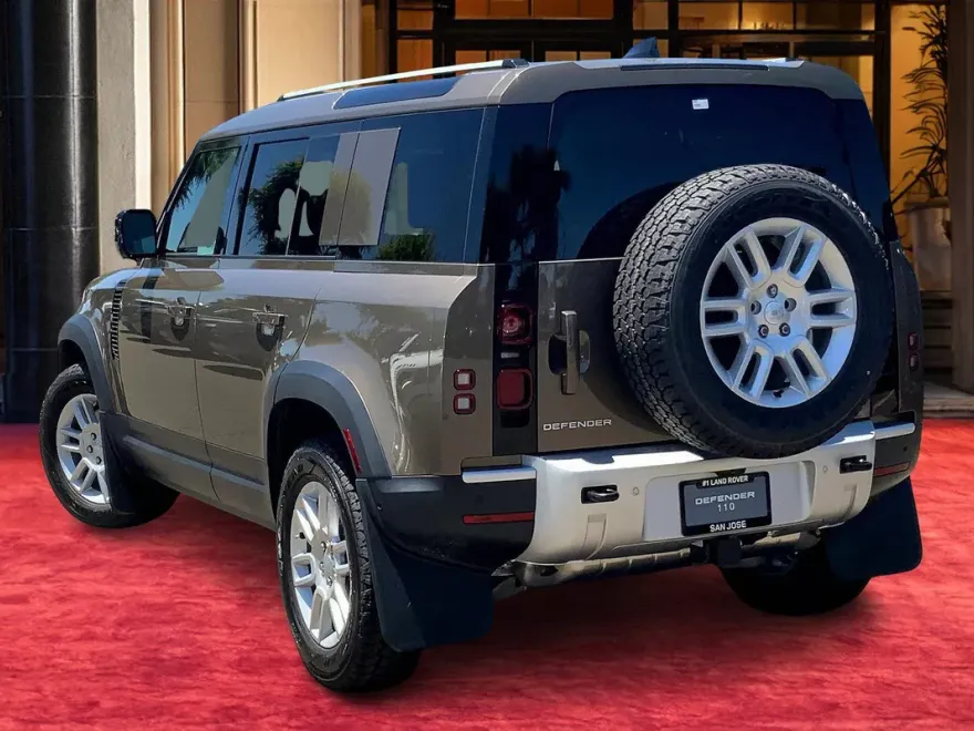 2025 Land Rover Defender 110 S photo 1