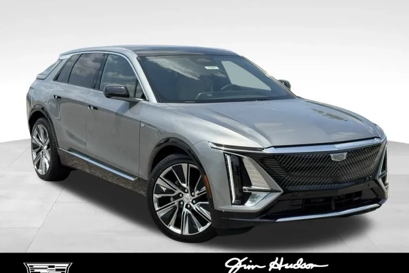 2025 Cadillac Lyriq Luxury photo 1