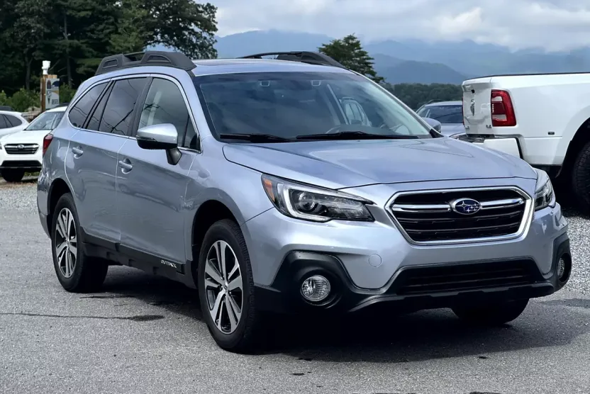2018 Subaru Outback 2.5i Limited photo 1