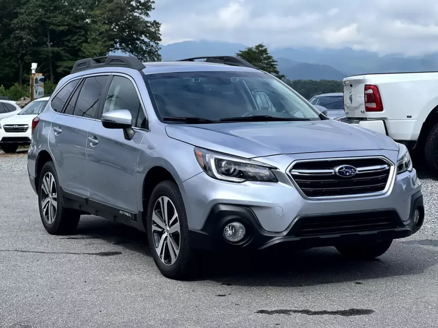 2018 Subaru Outback 2.5i Limited photo 1