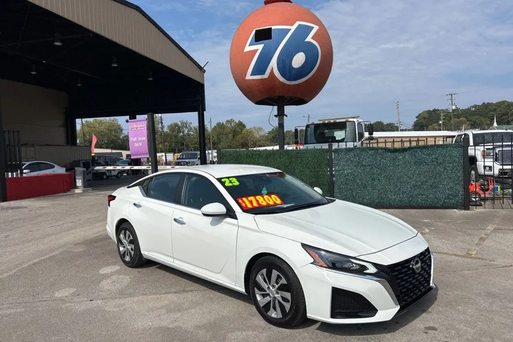 2023 Nissan Altima 2.5 photo 1