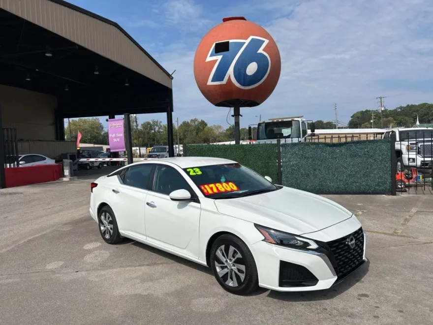 2023 Nissan Altima 2.5 photo 1