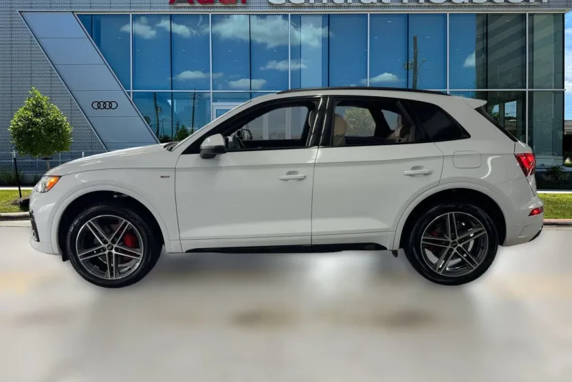 2024 Audi Q5 S line Premium Plus photo 1