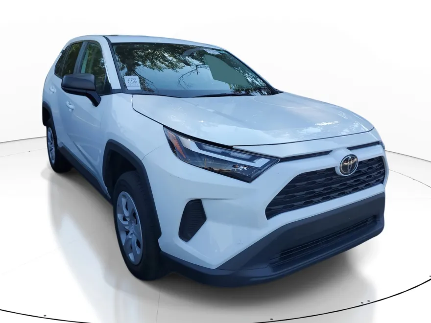 2024 Toyota RAV4 LE photo 1