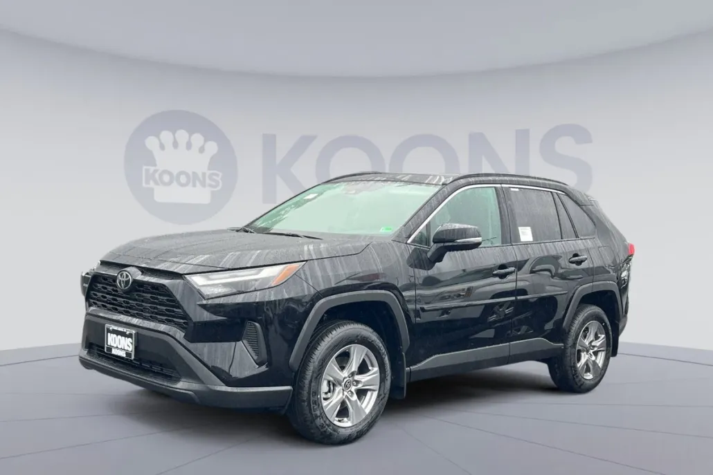 2025 Toyota RAV4 XLE photo 1