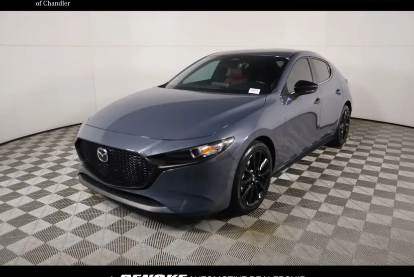 2025 Mazda Mazda3 2.5 s Carbon photo 1