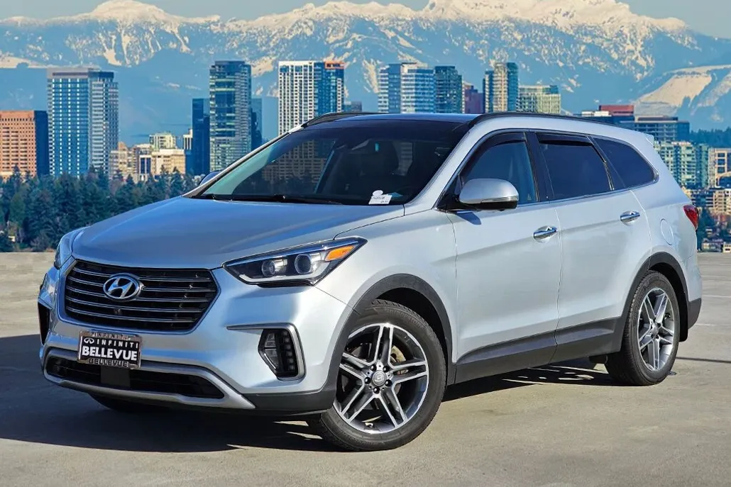 2018 Hyundai Santa Fe SE Ultimate photo 1