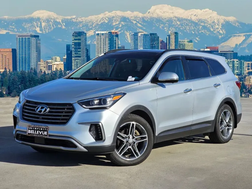 2018 Hyundai Santa Fe SE Ultimate photo 1