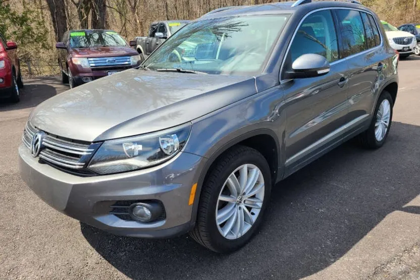 2013 Volkswagen Tiguan SE photo 1