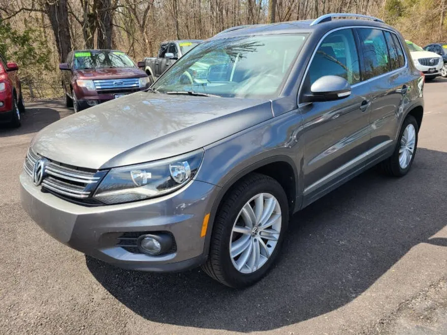 2013 Volkswagen Tiguan SE photo 1